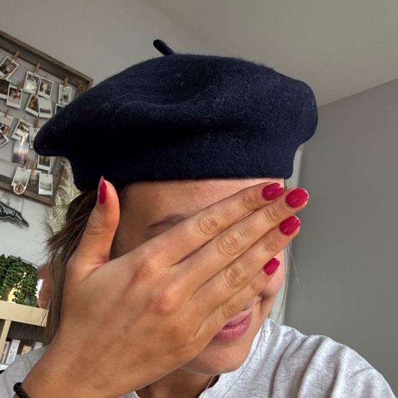Classic Navy Beret - Picture 2 of 2
